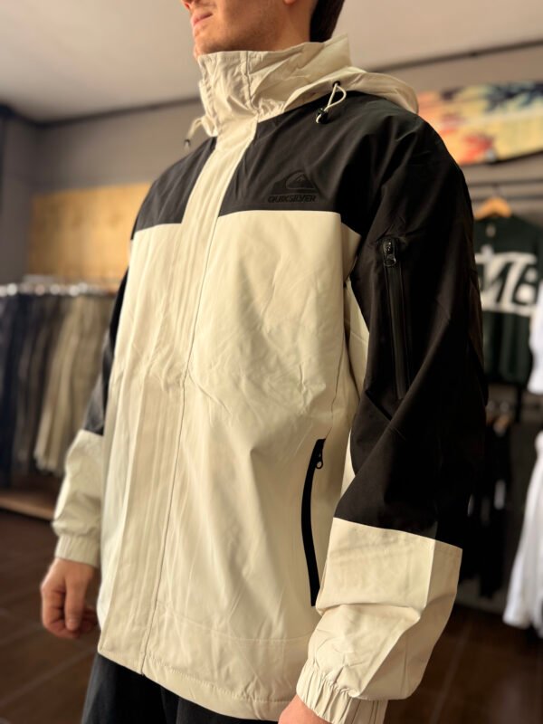 IMG_2171 Campera Quiksilver Bicolor Beige & Negro